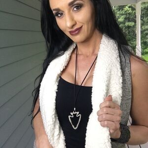 Arrowhead fashion necklace30 inches with extension
